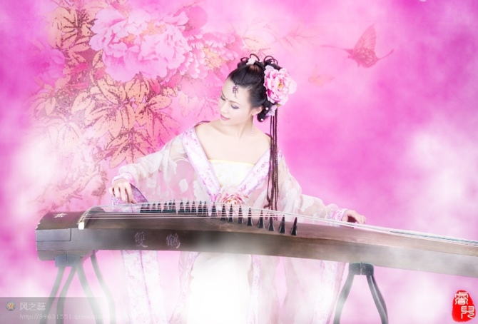 <em>古风</em>三首新韵+·问世情