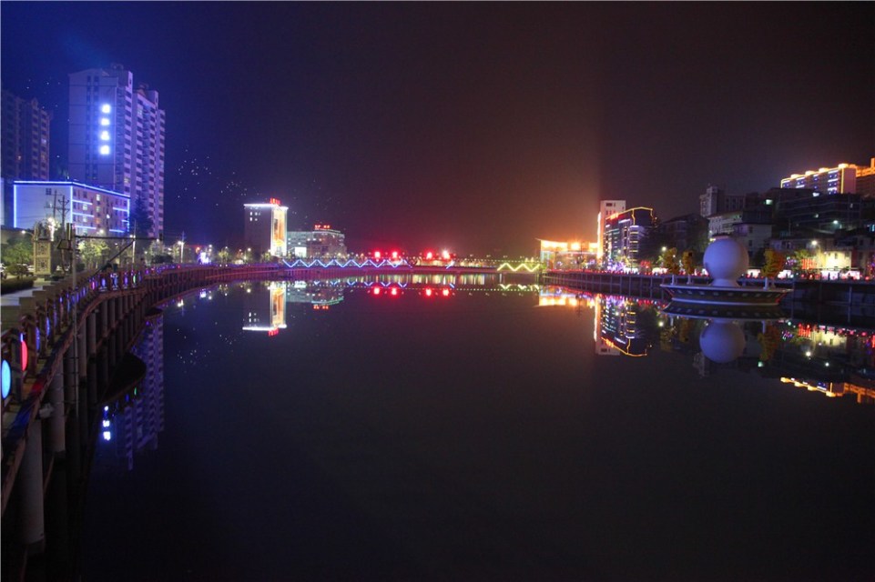 【荷塘】换座<em>奇遇</em>(<em>小说</em>)_江山文学网
