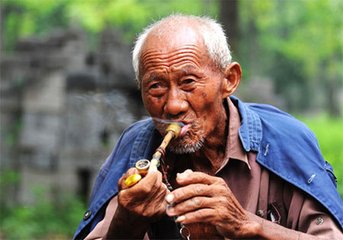 【天涯】爷爷和他的旱烟袋锅子（散文）