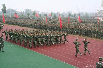 军训初体验（记叙文）