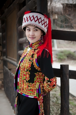 白族的人口_白族服饰(2)