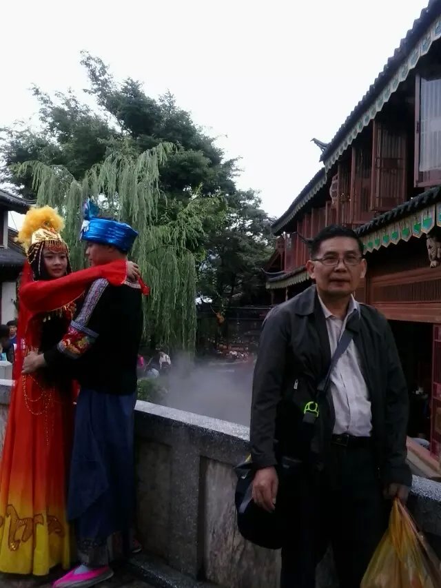 就我一个自驾,她们都30多岁,是保定的专业男性,其中罗导曾到过丽江度假村导游攻略大午温泉珠海图片