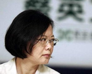 【晓荷】蔡英文不平静的一天（随笔）
