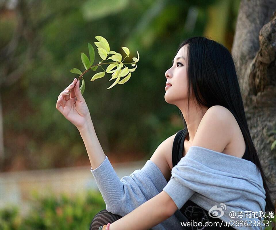 【荷塘“童话之秋”征文】颔首红叶/飘落童话/色彩斑驳（散文诗组八章）