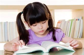 【萌芽】爱看书的小女孩（记叙文）