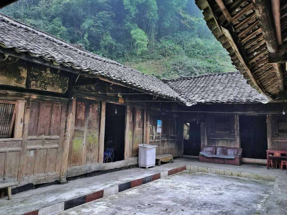 【八一】老屋（散文）