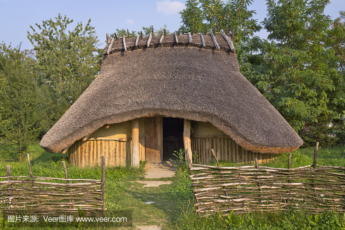 【丹枫】看得见阳光的小屋（散文）