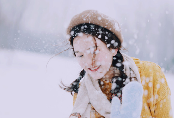 【摆渡】初雪（外十五首）