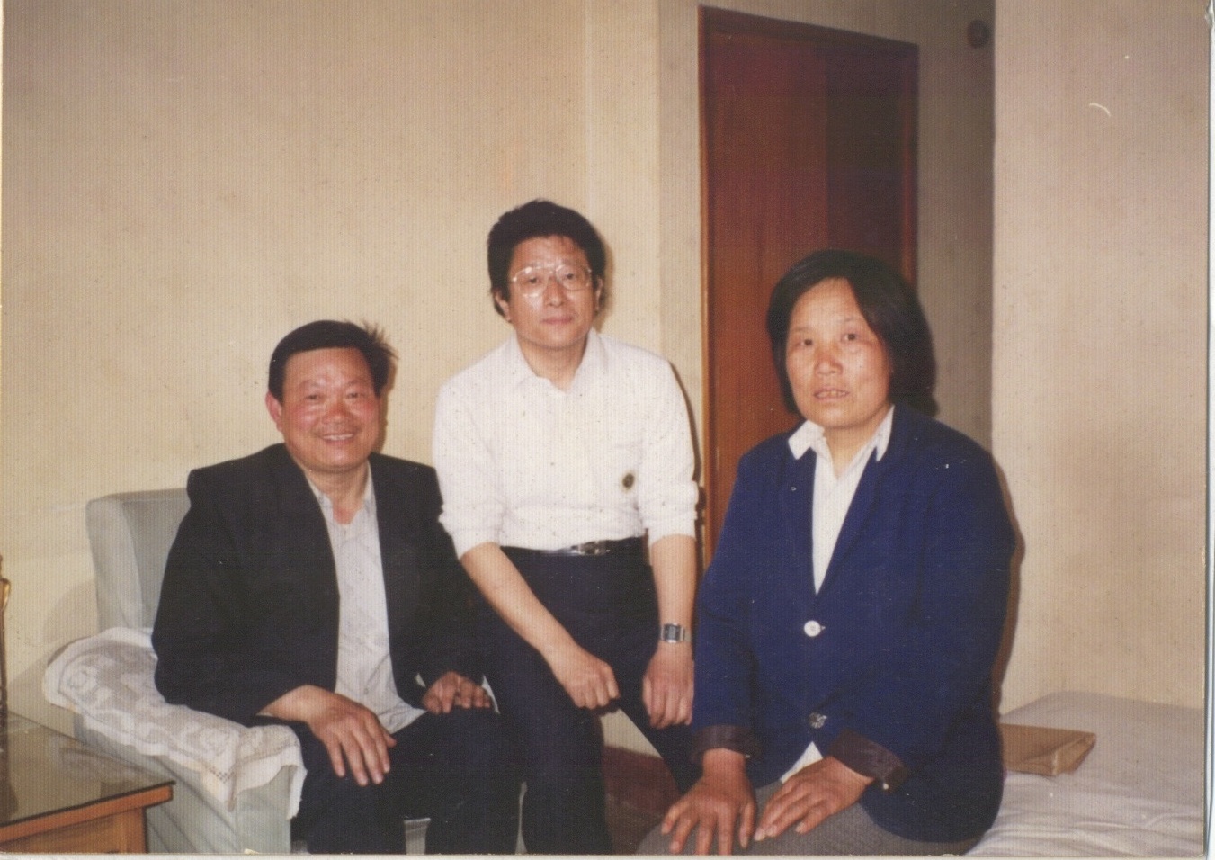 吉春与妻子接见日本藤田胜久教授