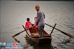 【天涯现代诗】赞划桨教师——邹国梁