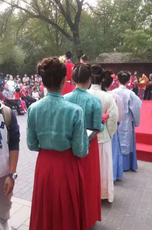 【菊韵】《珍重红妆作校书》读后感