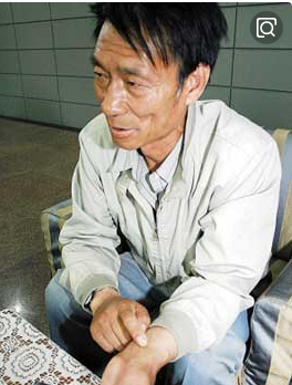 【八一•恩】老豁子，成功的“苍蝇”典型（赏析）