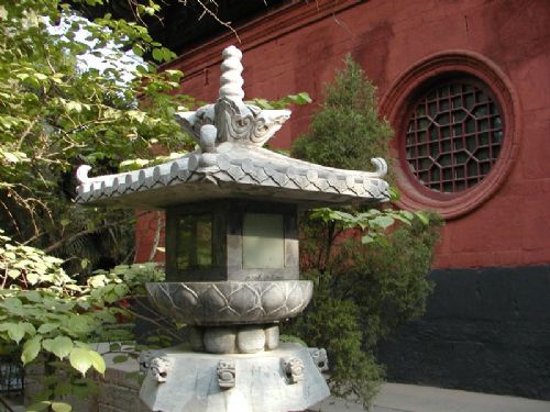 七律   观洛阳白马寺有感