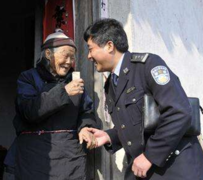 【八一】编外刑警（小说·旗帜）