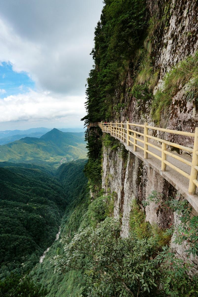 【摆渡】梦游明月山  （诗歌）