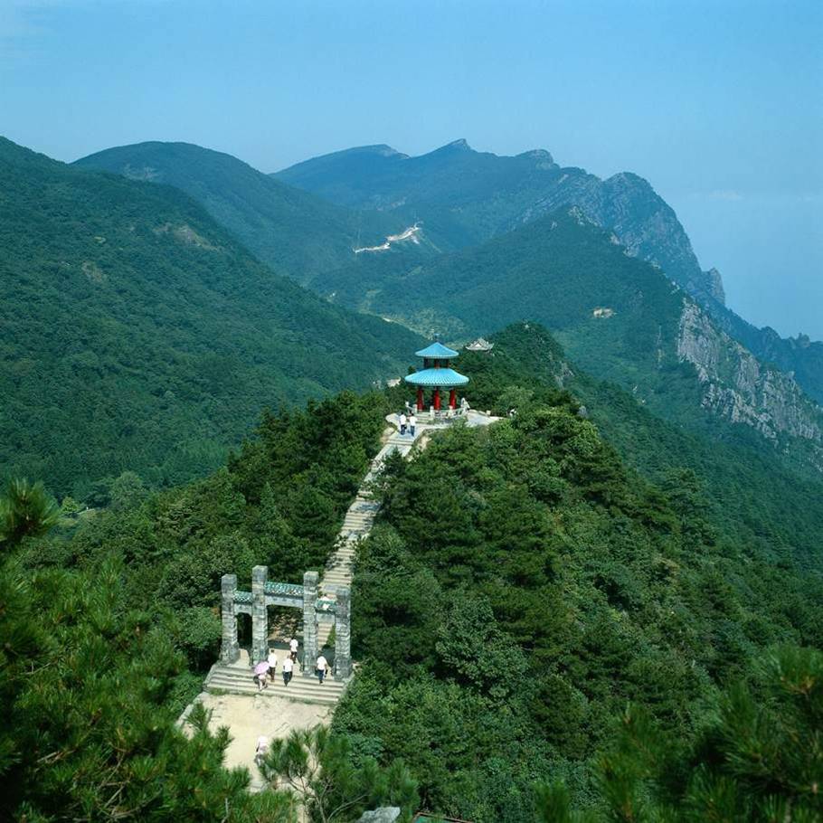 【时光】把泰山踩在脚下（散文）