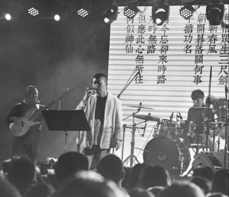 【风恋】拗口的民谣（组诗）