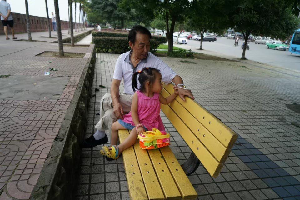 【晓荷·天地事】想念爸爸