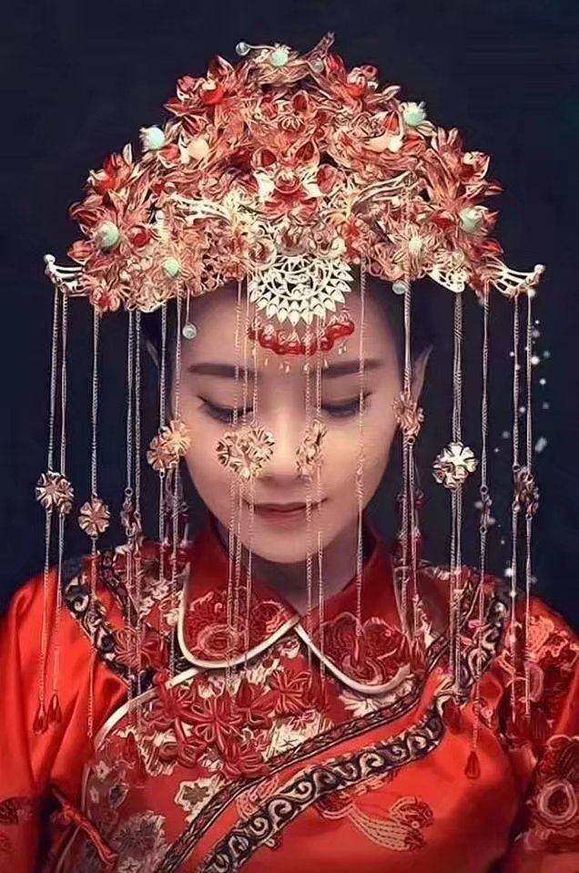 【晓荷】娇秀红妆，醉嫁衣（诗歌）