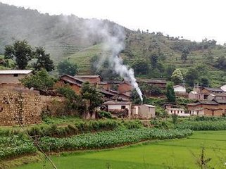 【柳岸•旅】炊烟，村庄温软的呼吸（散文）