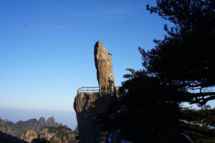 【东篱】黄山飞来石（散文）
