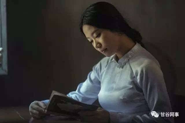 【八一】一根白发掉落地上（组诗）