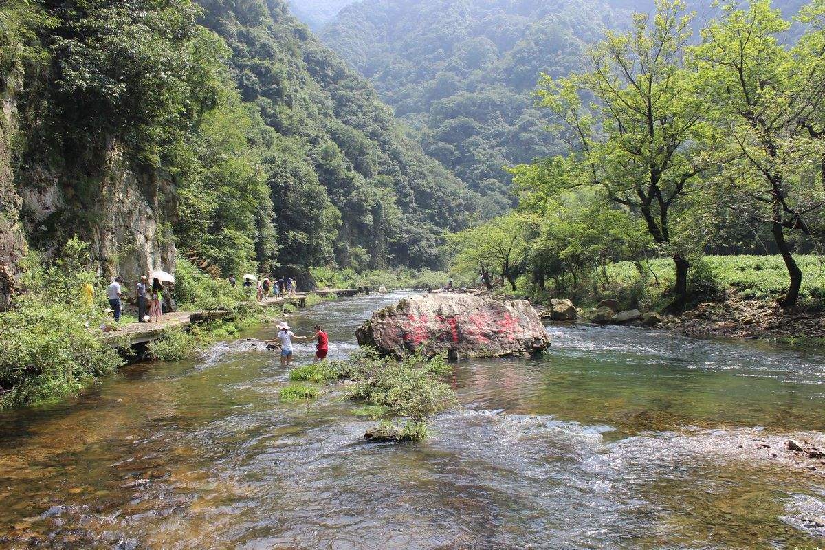 【八一】水墨汀溪两不厌（散文·家园）