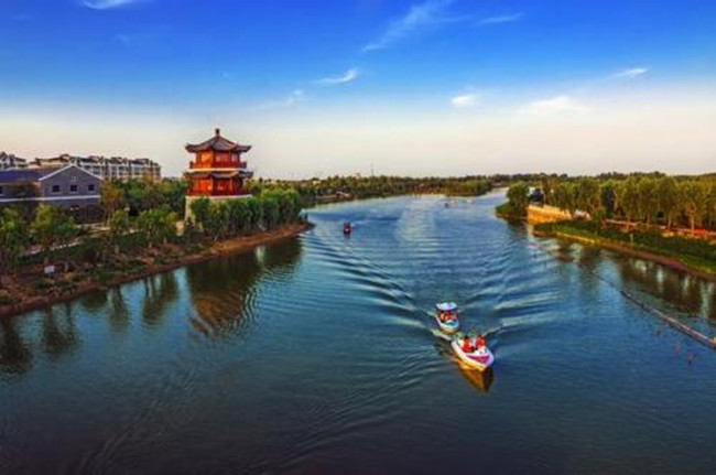 【八一】七律·湿地公园新貌（古韵外三首·家园）