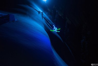 【江山人赏江山文】夜幕下的救赎（流年）