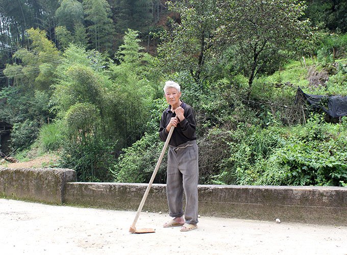 【西风】山乡飘荡招魂声（散文）