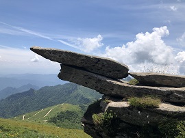 【礁石】光头山上奇石奇乐（散文）