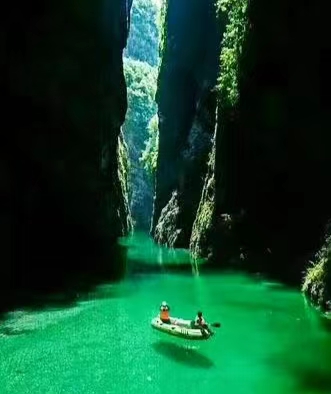 【东篱】悬浮的河流梦游的船（散文）