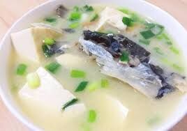 【轻舞】小年夜，那飘香的豆腐鱼头汤（散文）