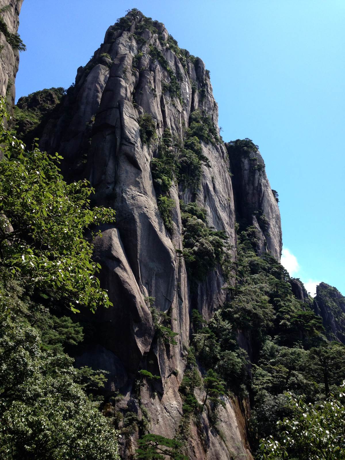 【八一•恩】一个变成山的人（散文）