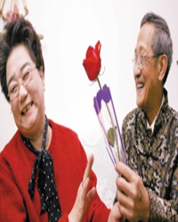 家庭春秋之老两口也过情人节