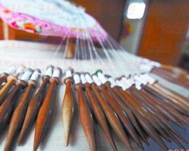 【八一】母亲妙手织锦绣（散文）
