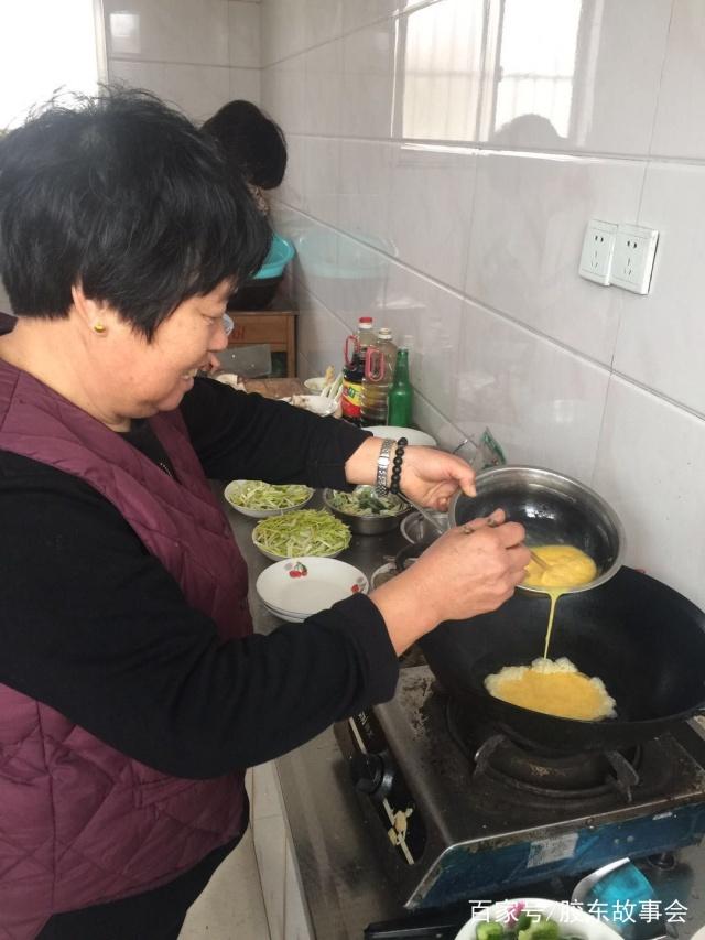 【丁香】四个客人与一个西瓜（微型小说）