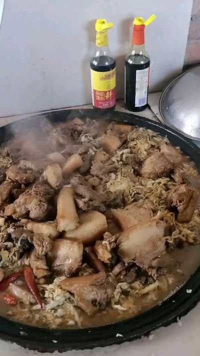 【丁香·爱心】有猪的年，才叫过年（散文）