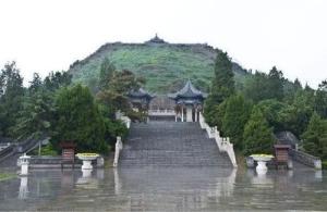 【八一】一丘青冢为谁妆（组诗）