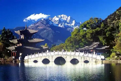 【江山·风景线】【东篱】黑龙潭记（散文）
