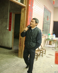 “邻家大叔”样的袁浪老师（散文）