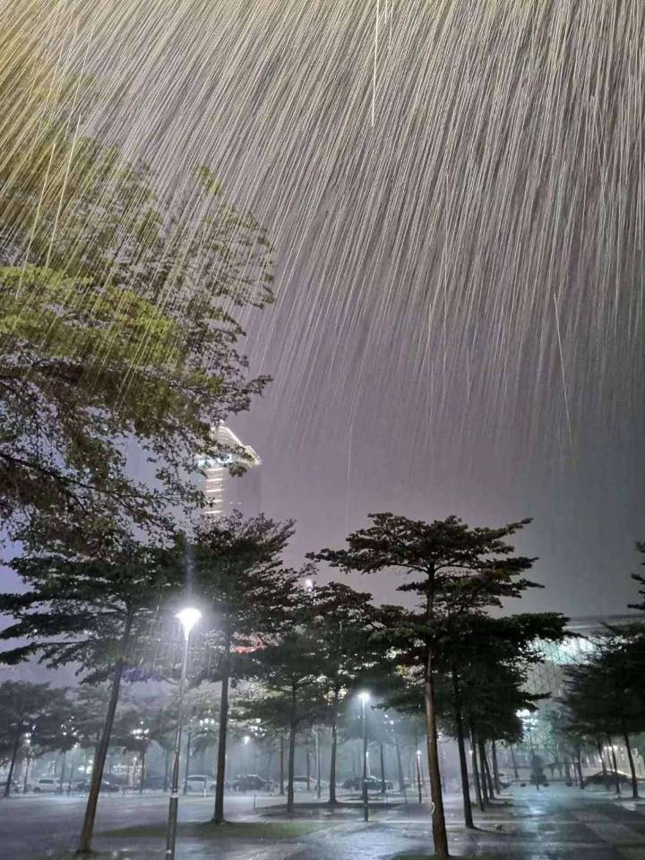 【八一】时间的裂痕（组诗）
