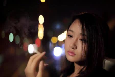 【歌词】似风吹上脸于今夜