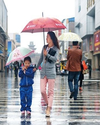 【短文】撑伞的人都怕雨大