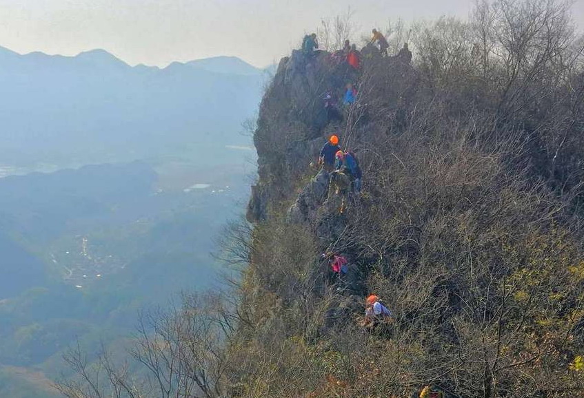 【菊韵】初夏，穿越王功山（散文）