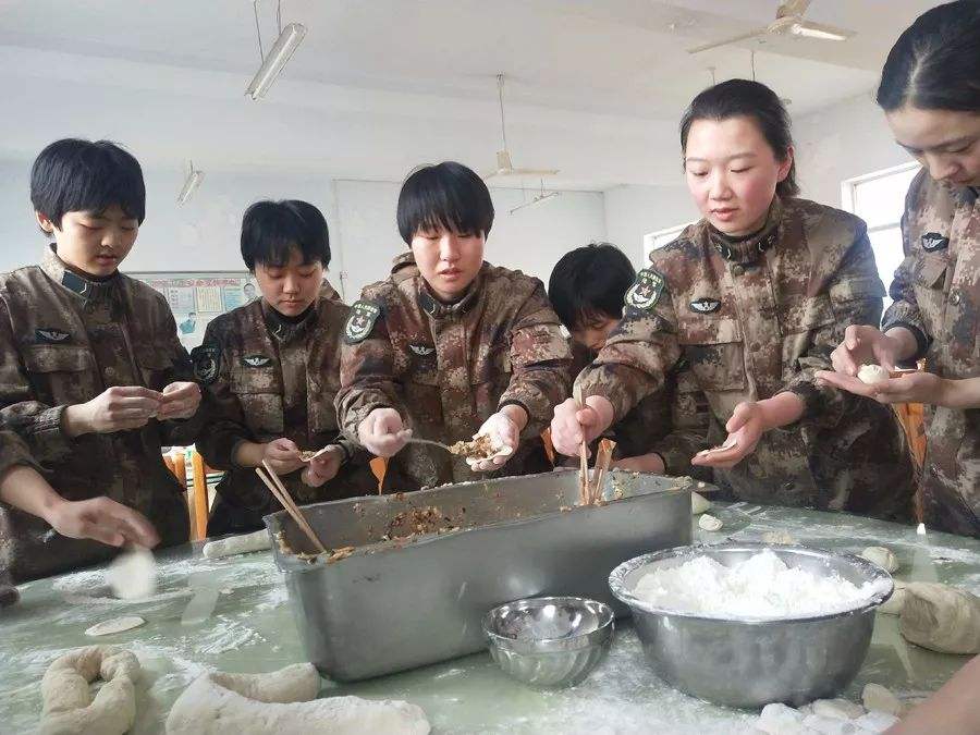 【八一】那年军营饺子香（散文）
