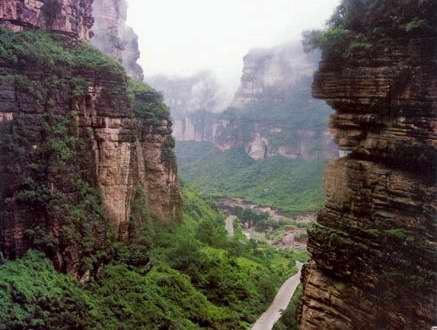 【八一】阅读盘秀山（散文）