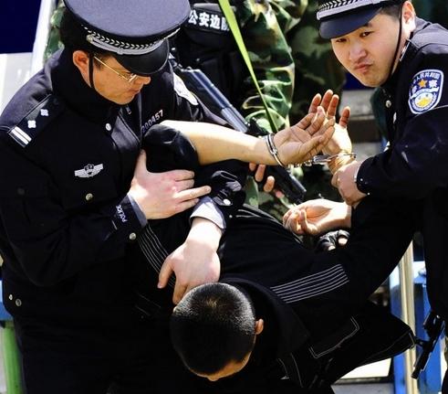 【唱词】贼逃误进派出所