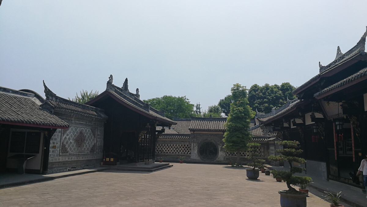 【菊韵】七律·陈家大院（古韵）