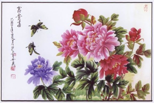 《蝶招俏丽争流耀》锦瑟年华情素重， 流恋红颜，欲把群芳令。
寻觅众香千载梦，依缘景色春称盛。
玉貌花容凭放纵，醉舞蝴蝶，谩忆思心痛。且任长歌流幻境，青空写影风称颂。
